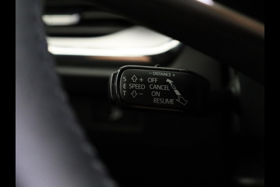Škoda Enyaq 50 Selection 170 pk | SoH 100% | Navigatie | Parkeersensoren | Achteruitrijcamera | Lichtmetalen velgen 19" |