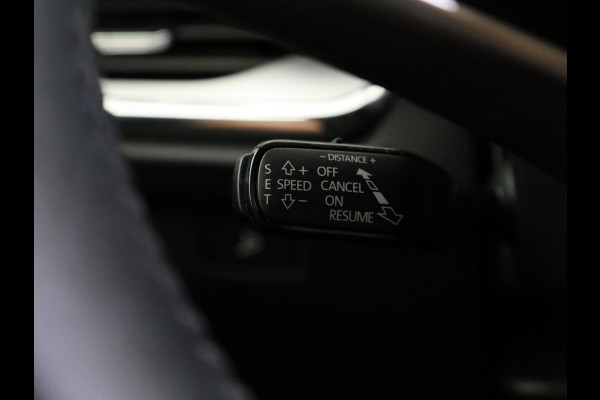 Škoda Enyaq 50 Selection 170 pk | SoH 100% | Navigatie | Parkeersensoren | Achteruitrijcamera | Lichtmetalen velgen 19" |