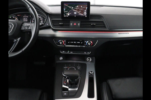 Audi Q5 55 TFSI e quattro Competition | 85,1% | Leder | Sfeerverlichting | Cruise control | Navigatie | 3 zone klimaat | Drive select | PHEV