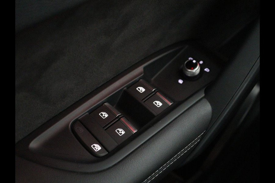 Audi Q5 55 TFSI e quattro Competition | 85,1% | Leder | Sfeerverlichting | Cruise control | Navigatie | 3 zone klimaat | Drive select | PHEV