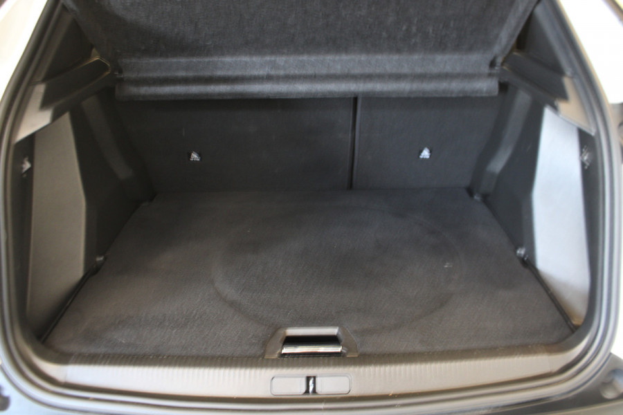 Peugeot 2008 1.2 PureTech Blue Lease Allure |Navi|Camera|