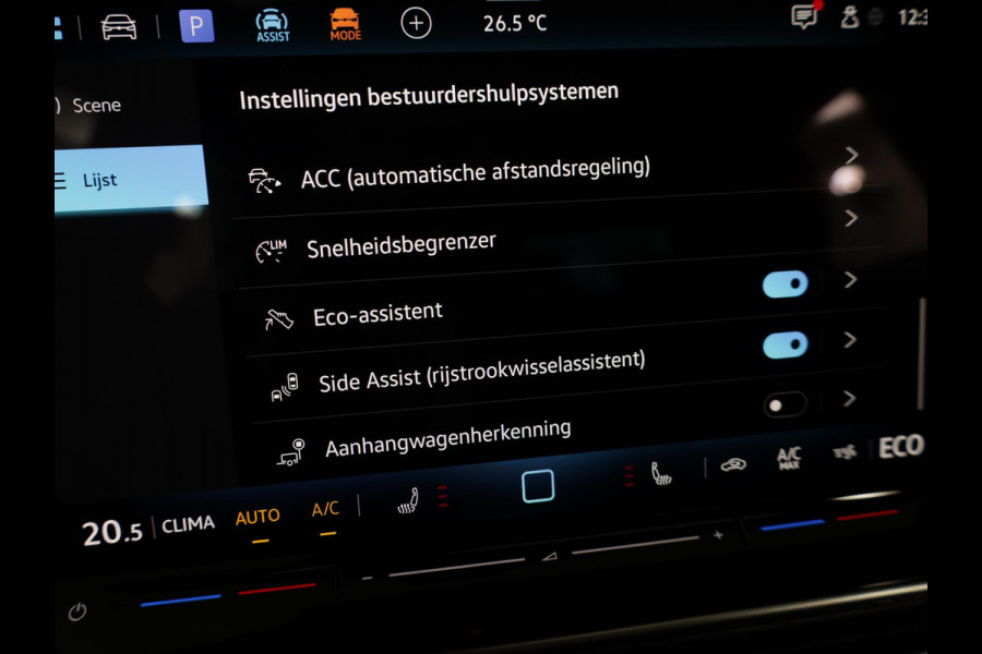 Volkswagen Golf 1.5 eHybrid Style Edition 204 pk Automaat (DSG) | Verlengde garantie | Navigatie | Panoramadak | Trekhaak (wegklapbaar) | Parkeersensoren (Park assist) | Achteruitrijcamera | Head-up display |