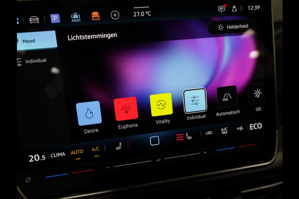Volkswagen Golf 1.5 eHybrid Style Edition 204 pk Automaat (DSG) | Verlengde garantie | Navigatie | Panoramadak | Trekhaak (wegklapbaar) | Parkeersensoren (Park assist) | Achteruitrijcamera | Head-up display |