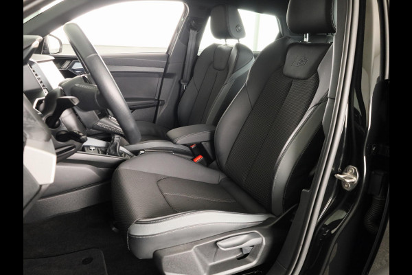 Audi A1 Sportback 30 TFSI S edition 110PK | Navigatie | 17 inch Lichtmetalen velgen | Climatronic | Led verlichting | Parkeersensoren voor en achter | S-line interieur