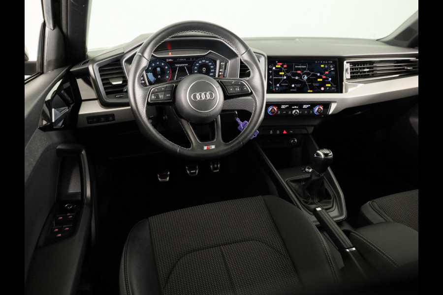 Audi A1 Sportback 30 TFSI S edition 110PK | Navigatie | 17 inch Lichtmetalen velgen | Climatronic | Led verlichting | Parkeersensoren voor en achter | S-line interieur