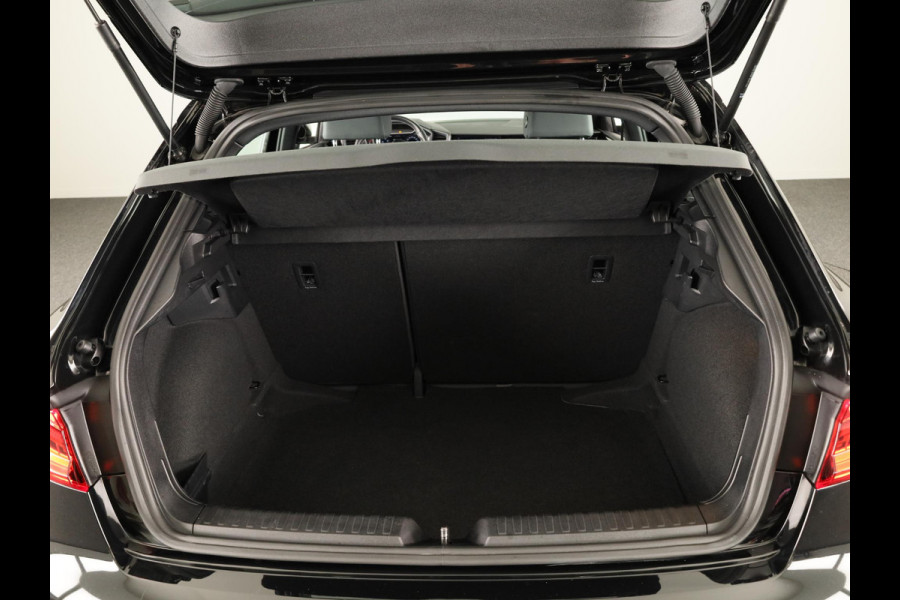 Audi A1 Sportback 30 TFSI S edition 110PK | Navigatie | 17 inch Lichtmetalen velgen | Climatronic | Led verlichting | Parkeersensoren voor en achter | S-line interieur