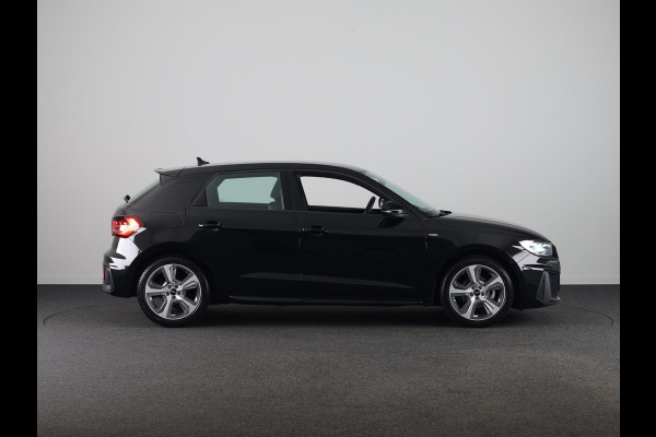 Audi A1 Sportback 30 TFSI S edition 110PK | Navigatie | 17 inch Lichtmetalen velgen | Climatronic | Led verlichting | Parkeersensoren voor en achter | S-line interieur