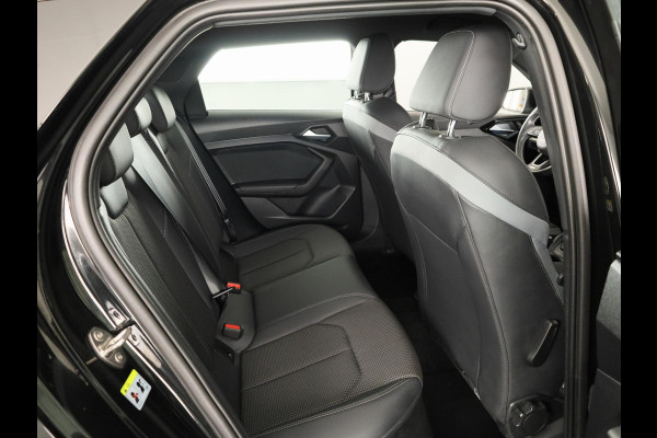 Audi A1 Sportback 30 TFSI S edition 110PK | Navigatie | 17 inch Lichtmetalen velgen | Climatronic | Led verlichting | Parkeersensoren voor en achter | S-line interieur