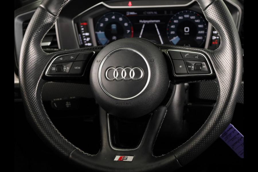 Audi A1 Sportback 30 TFSI S edition 110PK | Navigatie | 17 inch Lichtmetalen velgen | Climatronic | Led verlichting | Parkeersensoren voor en achter | S-line interieur