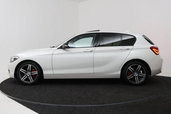 BMW 1-serie 118i High Executive Sport-Line (SCHUIF/KANTELDAK, GROOT-NAVIGATIE, STOELVERWARMING, SPORTSTOELEN, HARMAN KARDON)
