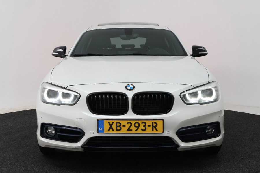 BMW 1-serie 118i High Executive Sport-Line (SCHUIF/KANTELDAK, GROOT-NAVIGATIE, STOELVERWARMING, SPORTSTOELEN, HARMAN KARDON)