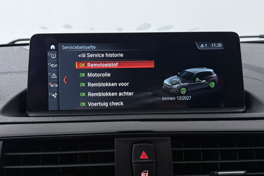 BMW 1-serie 118i High Executive Sport-Line (SCHUIF/KANTELDAK, GROOT-NAVIGATIE, STOELVERWARMING, SPORTSTOELEN, HARMAN KARDON)