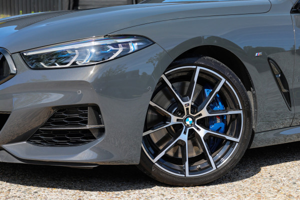 BMW 8 Serie M850i xDrive High Executive | VOL! | DEALER ONDH | CARBON | B&W | NAP | 4WIELSTUURING | HUD | 360 |