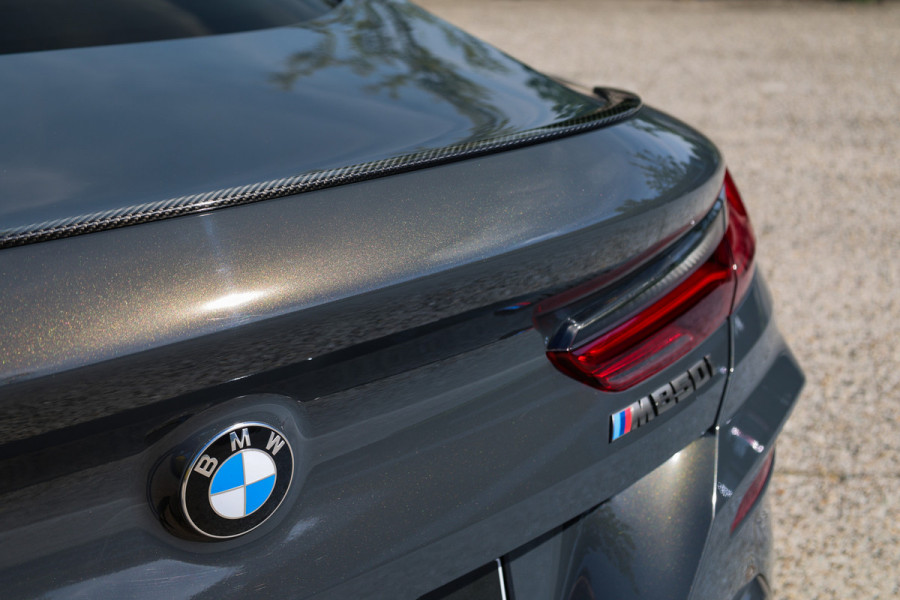 BMW 8 Serie M850i xDrive High Executive | VOL! | DEALER ONDH | CARBON | B&W | NAP | 4WIELSTUURING | HUD | 360 |