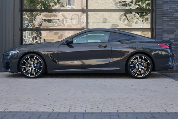 BMW 8 Serie M850i xDrive High Executive | VOL! | DEALER ONDH | CARBON | B&W | NAP | 4WIELSTUURING | HUD | 360 |