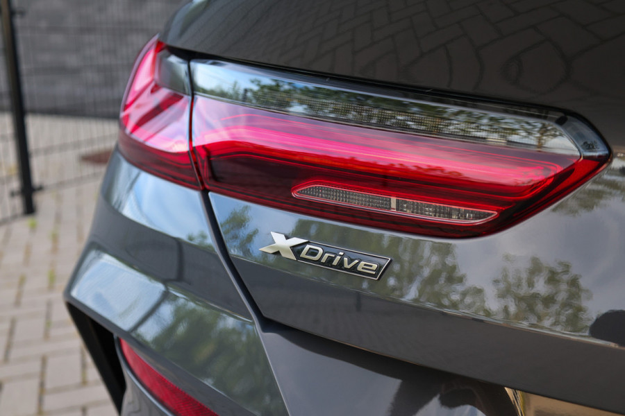 BMW 8 Serie M850i xDrive High Executive | VOL! | DEALER ONDH | CARBON | B&W | NAP | 4WIELSTUURING | HUD | 360 |