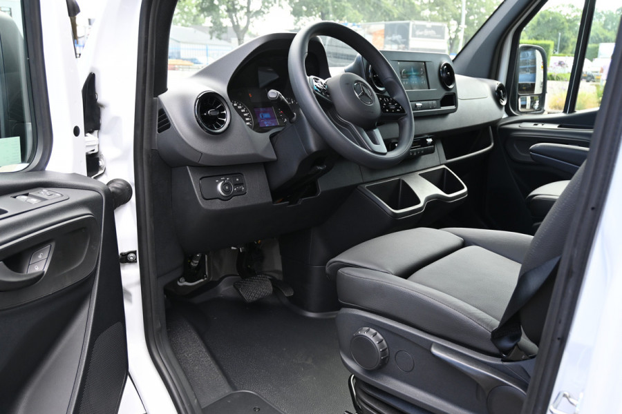 Mercedes-Benz Sprinter 317 CDI L2H2 DC 3500 kg Trekhaak, Geveerde stoel, Etc.