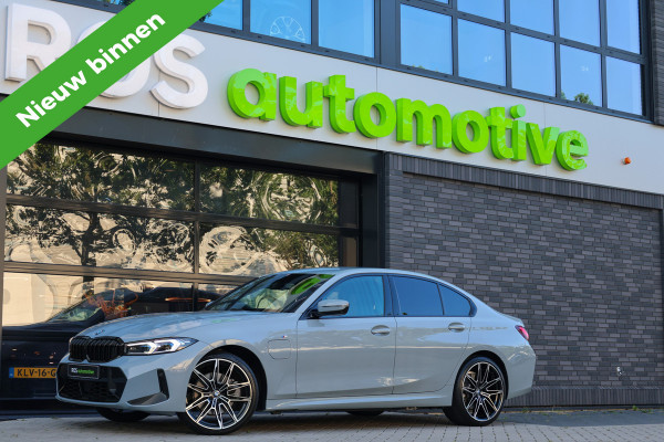 BMW 3-serie 330e M-SPORT | BTW | 360 | HUD | MEMORY | KEYLESS | LED | 20'' | ACC | LEDER | ELEK KOFFERKLEP |