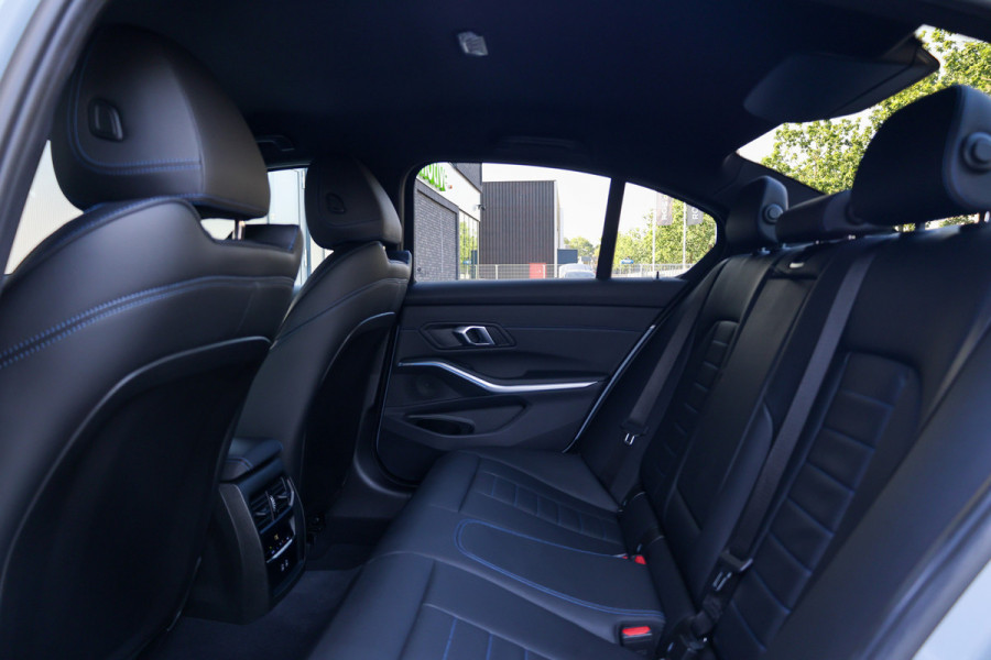 BMW 3-serie 330e M-SPORT | BTW | 360 | HUD | MEMORY | KEYLESS | LED | 20'' | ACC | LEDER | ELEK KOFFERKLEP |