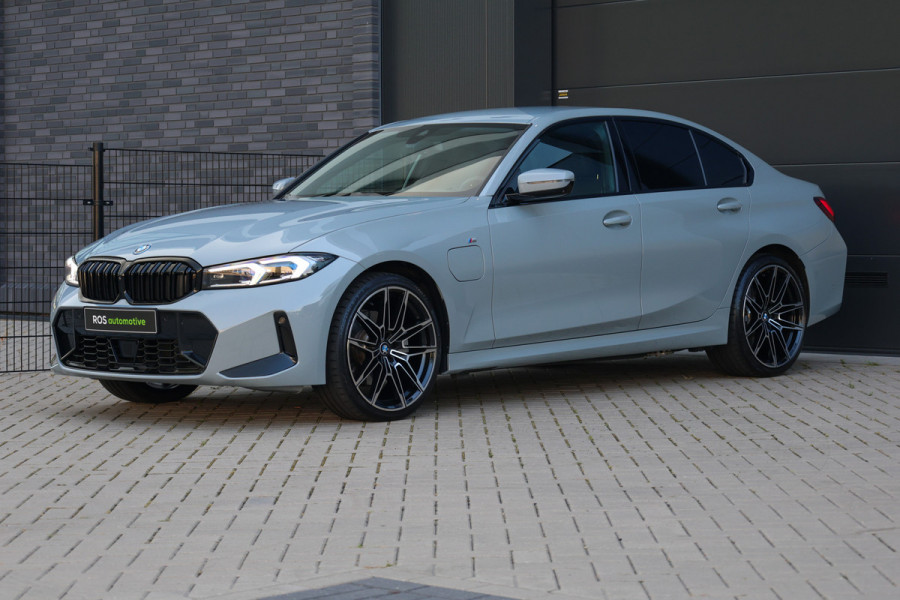 BMW 3-serie 330e M-SPORT | BTW | 360 | HUD | MEMORY | KEYLESS | LED | 20'' | ACC | LEDER | ELEK KOFFERKLEP |