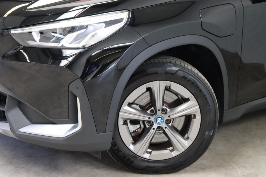 BMW X1 xDrive25e Executive Automaat / Navigatiesysteem / Climate Control / LED / M Dakreling / Active Guard / Parkeerhulpsysteem / DAB / Cruise Control