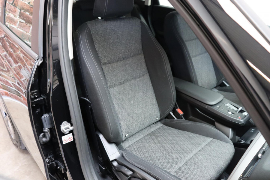BMW X1 xDrive25e Executive Automaat / Navigatiesysteem / Climate Control / LED / M Dakreling / Active Guard / Parkeerhulpsysteem / DAB / Cruise Control