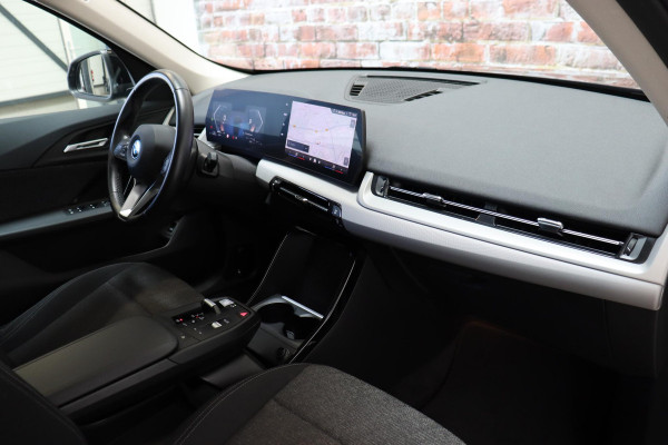 BMW X1 xDrive25e Executive Automaat / Navigatiesysteem / Climate Control / LED / M Dakreling / Active Guard / Parkeerhulpsysteem / DAB / Cruise Control