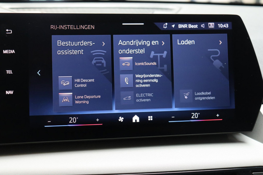 BMW X1 xDrive25e Executive Automaat / Navigatiesysteem / Climate Control / LED / M Dakreling / Active Guard / Parkeerhulpsysteem / DAB / Cruise Control