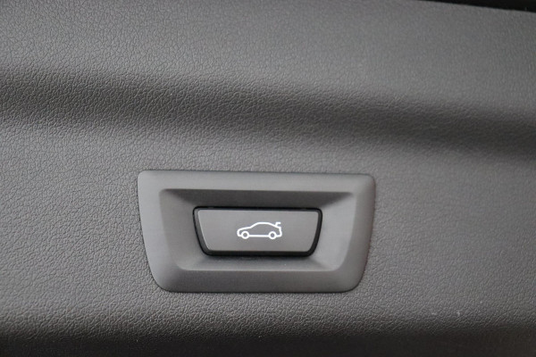 BMW X1 xDrive25e Executive Automaat / Navigatiesysteem / Climate Control / LED / M Dakreling / Active Guard / Parkeerhulpsysteem / DAB / Cruise Control