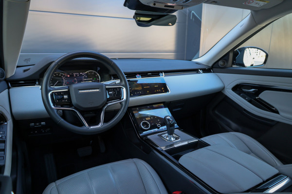 Land Rover Range Rover Evoque 1.5 P300e AWD S | PANO | 360 | ELEK TREKHAAK | DEALER ONDH | ELEK STOELEN |