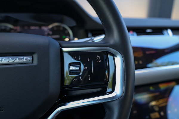 Land Rover Range Rover Evoque 1.5 P300e AWD S | PANO | 360 | ELEK TREKHAAK | DEALER ONDH | ELEK STOELEN |