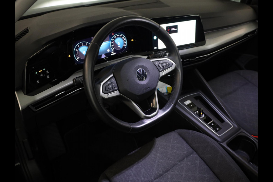 Volkswagen Golf 1.0 eTSI Life 110 pk Automaat (DSG) | Navigatie | Parkeersensoren | Achteruitrijcamera | Adaptieve cruise control | Autom. airco | Apple Carplay/Android Auto |