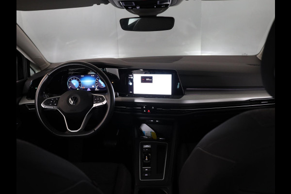 Volkswagen Golf 1.0 eTSI Life 110 pk Automaat (DSG) | Navigatie | Parkeersensoren | Achteruitrijcamera | Adaptieve cruise control | Autom. airco | Apple Carplay/Android Auto |
