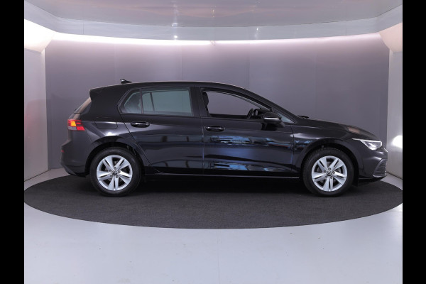 Volkswagen Golf 1.0 eTSI Life 110 pk Automaat (DSG) | Navigatie | Parkeersensoren | Achteruitrijcamera | Adaptieve cruise control | Autom. airco | Apple Carplay/Android Auto |