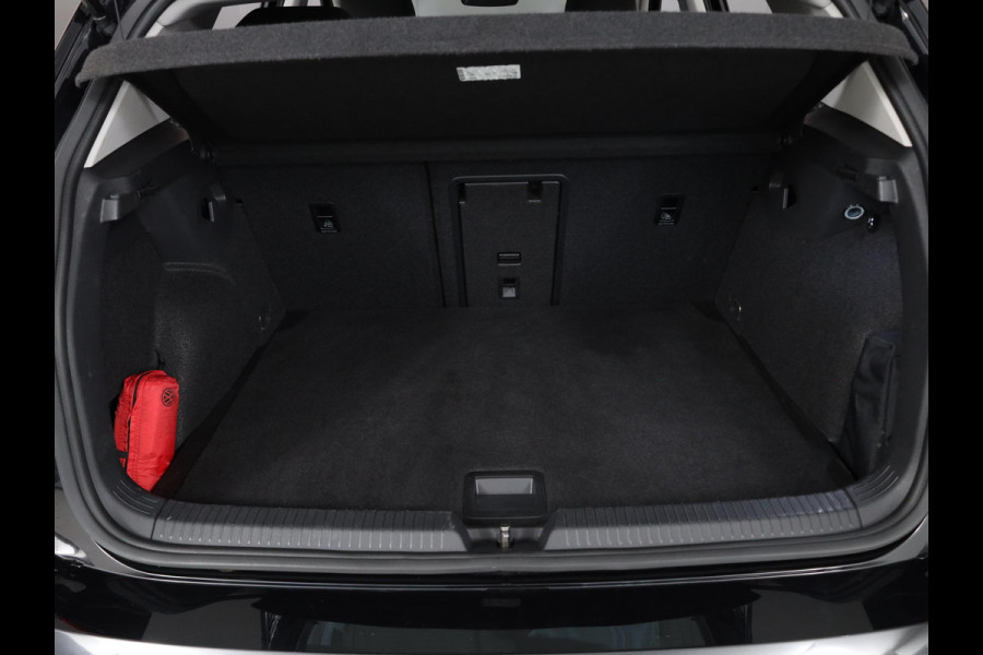 Volkswagen Golf 1.0 eTSI Life 110 pk Automaat (DSG) | Navigatie | Parkeersensoren | Achteruitrijcamera | Adaptieve cruise control | Autom. airco | Apple Carplay/Android Auto |