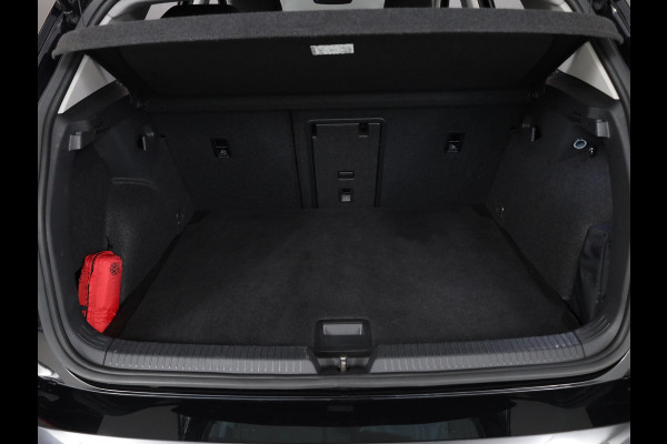 Volkswagen Golf 1.0 eTSI Life 110 pk Automaat (DSG) | Navigatie | Parkeersensoren | Achteruitrijcamera | Adaptieve cruise control | Autom. airco | Apple Carplay/Android Auto |