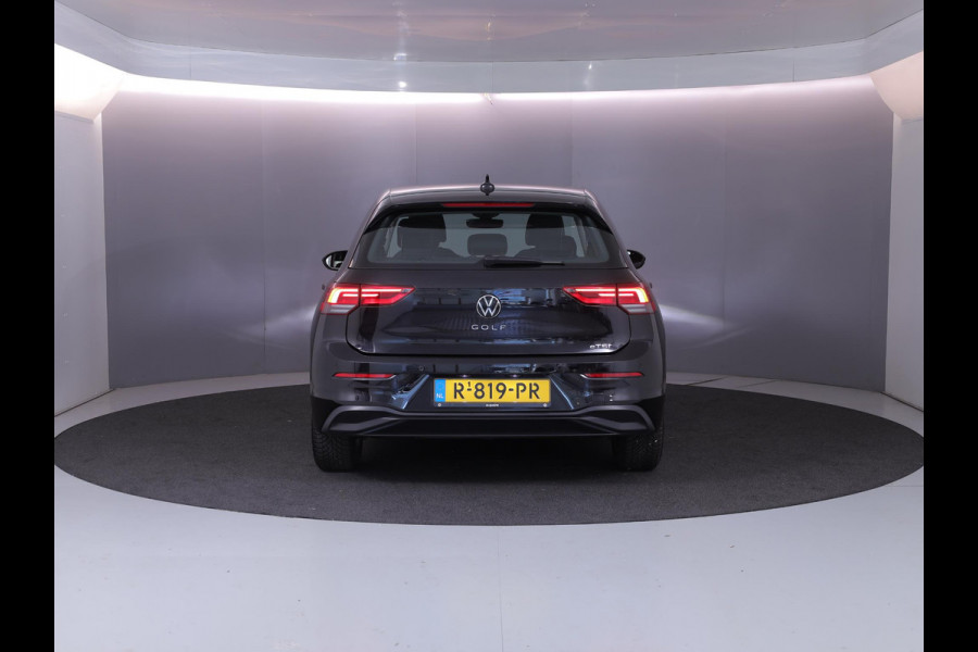 Volkswagen Golf 1.0 eTSI Life 110 pk Automaat (DSG) | Navigatie | Parkeersensoren | Achteruitrijcamera | Adaptieve cruise control | Autom. airco | Apple Carplay/Android Auto |
