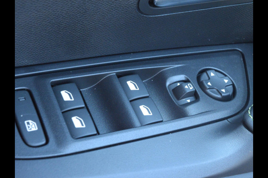 Peugeot e-2008 EV GT Avantage 54 kWh | Warmtepomp | Alcantara | Stoelverwarming