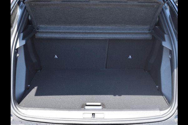 Peugeot e-2008 EV GT Avantage 54 kWh | Warmtepomp | Alcantara | Stoelverwarming