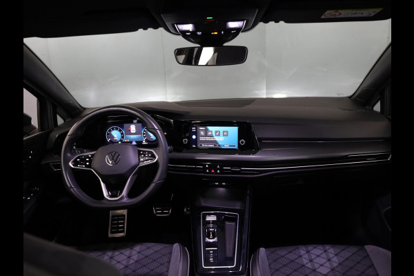 Volkswagen Golf 1.5 eTSI R-Line 130 pk Automaat (DSG) | Navigatie via App | Parkeersensoren | Autom. airco | Apple Carplay/Android Auto | R-Line |