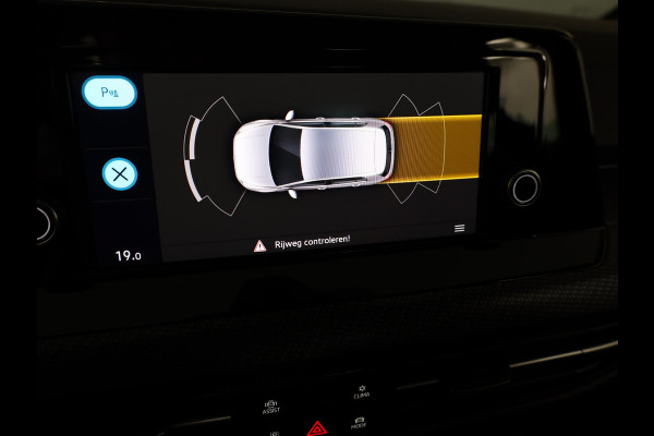 Volkswagen Golf 1.5 eTSI R-Line 130 pk Automaat (DSG) | Navigatie via App | Parkeersensoren | Autom. airco | Apple Carplay/Android Auto | R-Line |