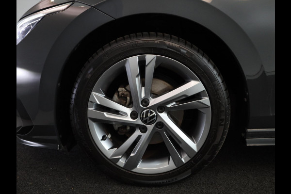 Volkswagen Golf 1.5 eTSI R-Line 130 pk Automaat (DSG) | Navigatie via App | Parkeersensoren | Autom. airco | Apple Carplay/Android Auto | R-Line |