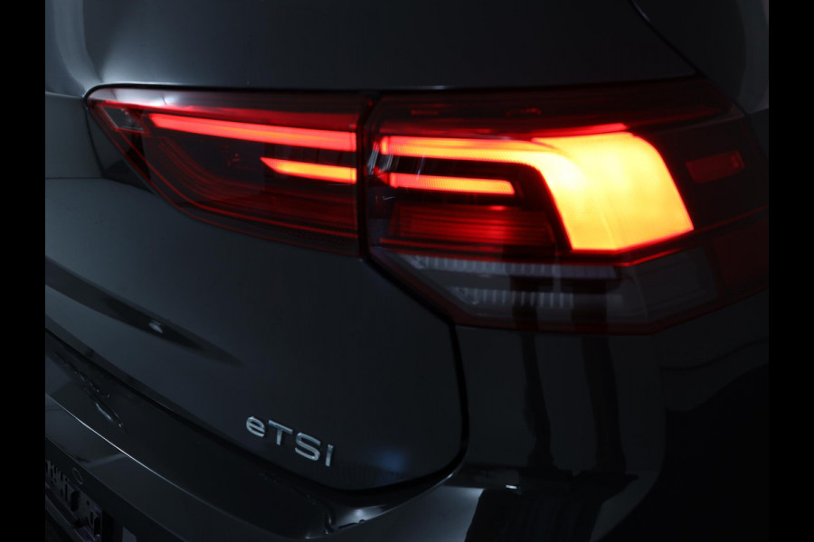 Volkswagen Golf 1.5 eTSI R-Line 130 pk Automaat (DSG) | Navigatie via App | Parkeersensoren | Autom. airco | Apple Carplay/Android Auto | R-Line |