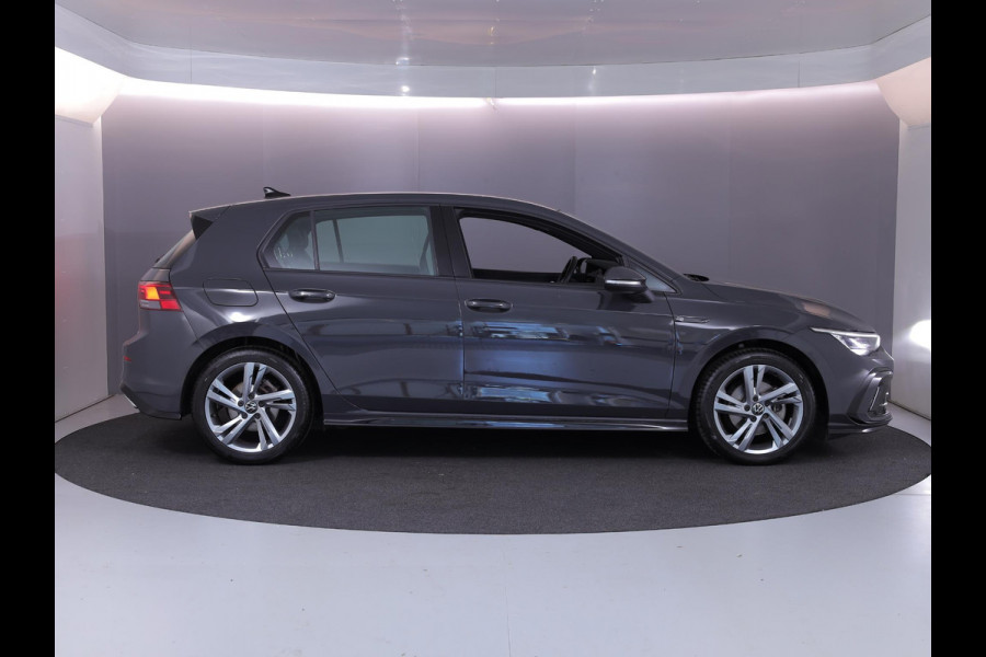 Volkswagen Golf 1.5 eTSI R-Line 130 pk Automaat (DSG) | Navigatie via App | Parkeersensoren | Autom. airco | Apple Carplay/Android Auto | R-Line |