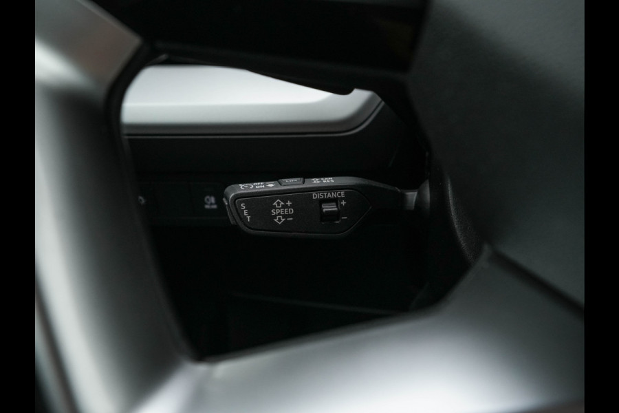 Audi Q4 e-tron 40 Launch edition 77 kWh [3-Fase-11kW] {SoH-94%} (INCL.BTW) *ADAPTIVE-CRUISE | SONOS-SOUND | HEATED-COMFORTSEATS | DIGI-COCKPIT | DAB+ | PRIVACY-GLASS | ECC | PDC | 20''ALU*