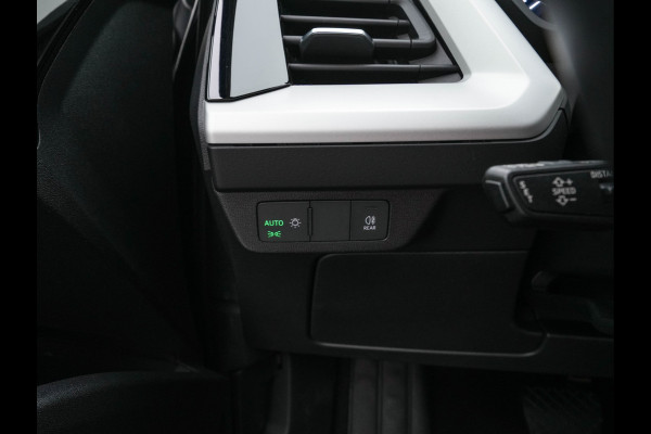Audi Q4 e-tron 40 Launch edition 77 kWh [3-Fase-11kW] {SoH-94%} (INCL.BTW) *ADAPTIVE-CRUISE | SONOS-SOUND | HEATED-COMFORTSEATS | DIGI-COCKPIT | DAB+ | PRIVACY-GLASS | ECC | PDC | 20''ALU*