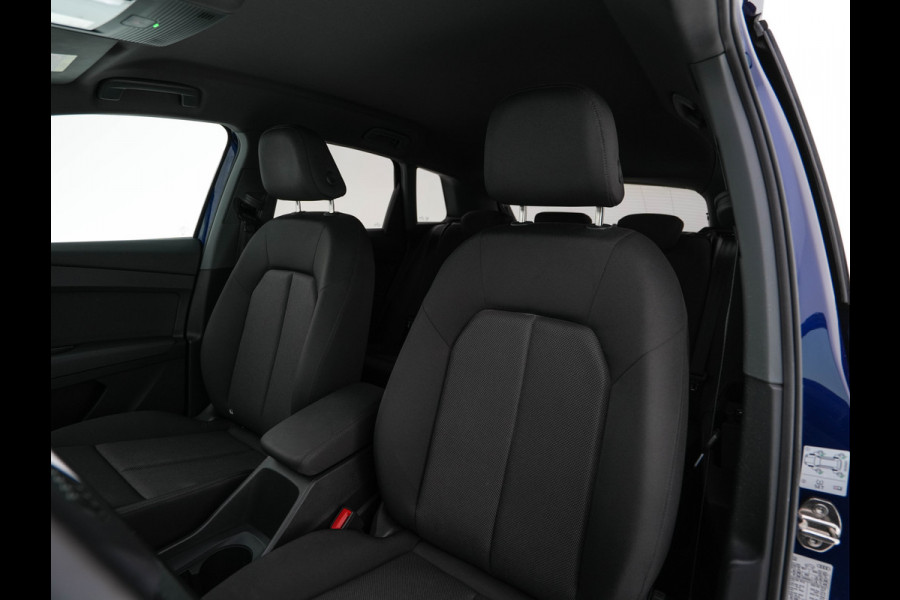 Audi Q4 e-tron 40 Launch edition 77 kWh [3-Fase-11kW] {SoH-94%} (INCL.BTW) *ADAPTIVE-CRUISE | SONOS-SOUND | HEATED-COMFORTSEATS | DIGI-COCKPIT | DAB+ | PRIVACY-GLASS | ECC | PDC | 20''ALU*