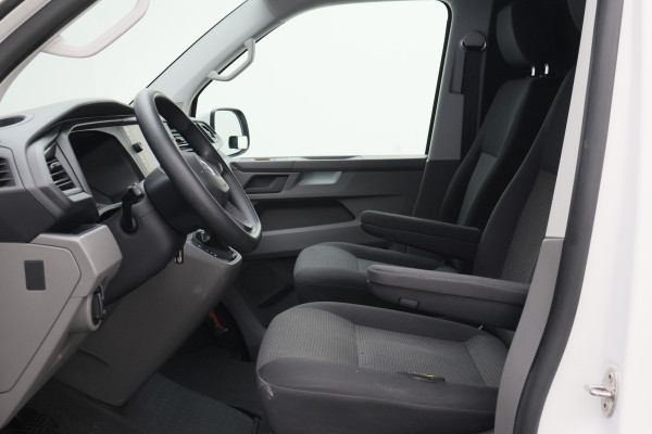 Volkswagen Transporter 2.0 TDI L2H1 28 DSG Apple Carplay, Trekhaak, Cruise, Airco, DAB