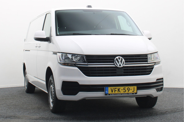 Volkswagen Transporter 2.0 TDI L2H1 28 DSG Apple Carplay, Trekhaak, Cruise, Airco, DAB