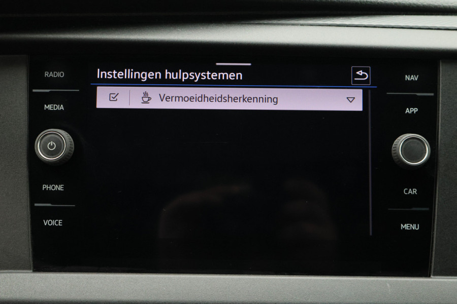 Volkswagen Transporter 2.0 TDI L2H1 28 DSG Apple Carplay, Trekhaak, Cruise, Airco, DAB